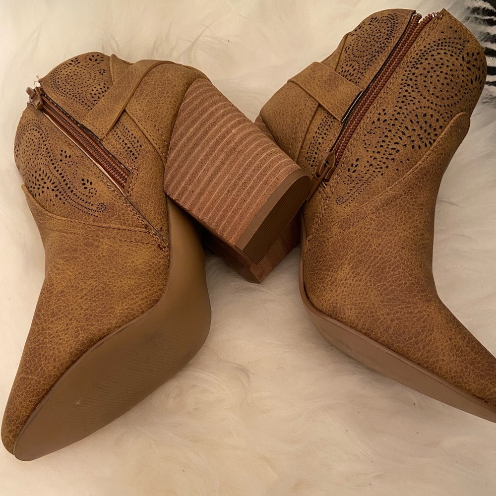 Light brown ankle boots sz 6 - Picture 3 of 3